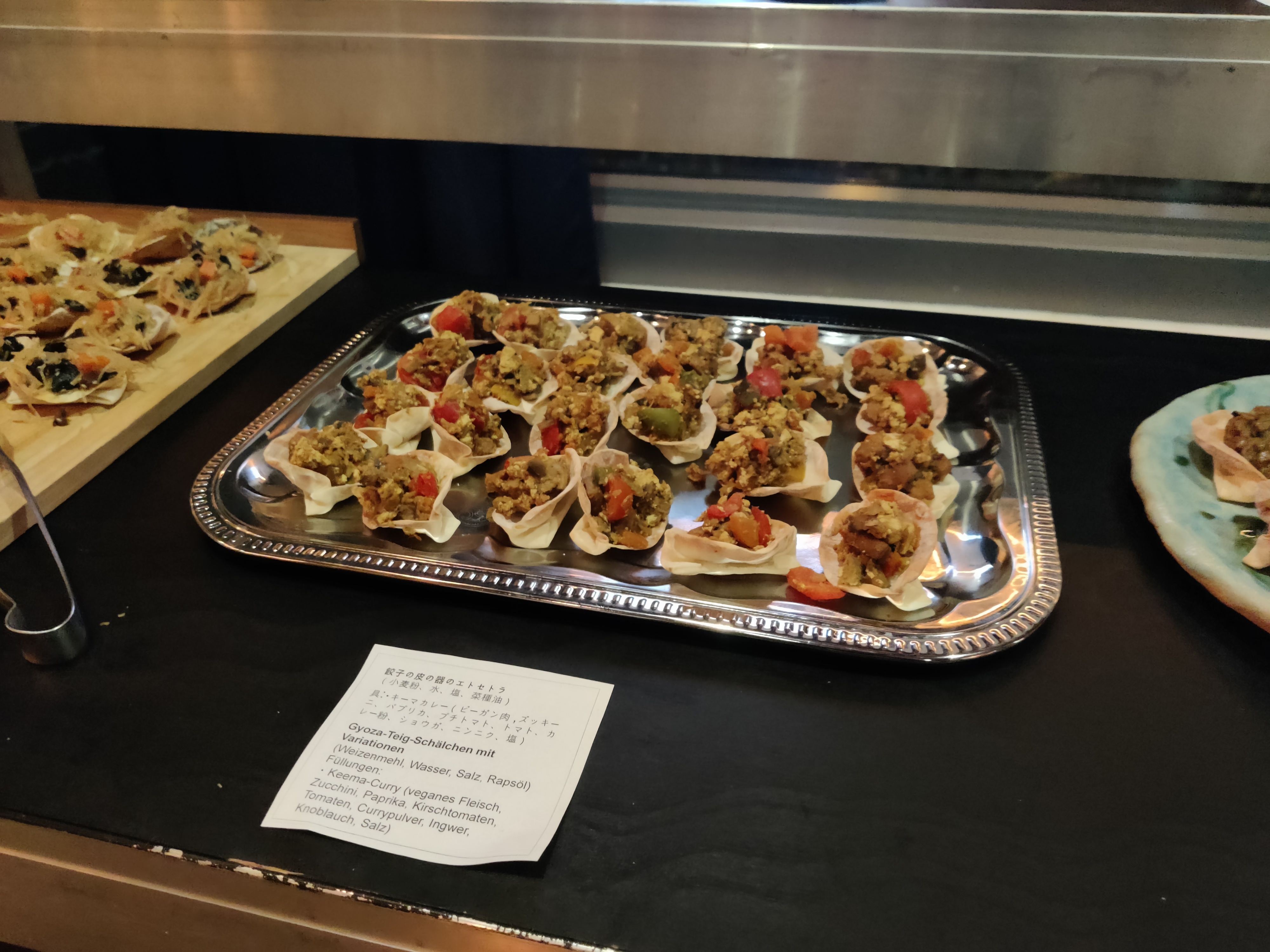 Individual food dish 4